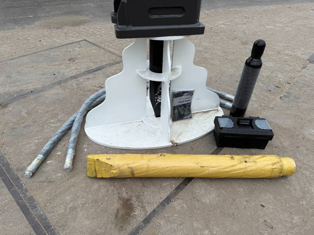 Maxx 3500 Hydraulic Breaker - 40-60 Ton / Brand N