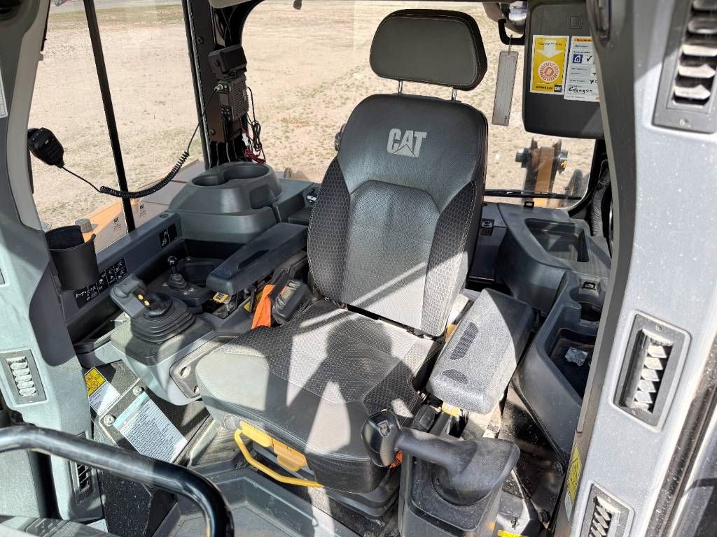 CAT D6XE LGP - German Machine / Folding Blade / Ripper