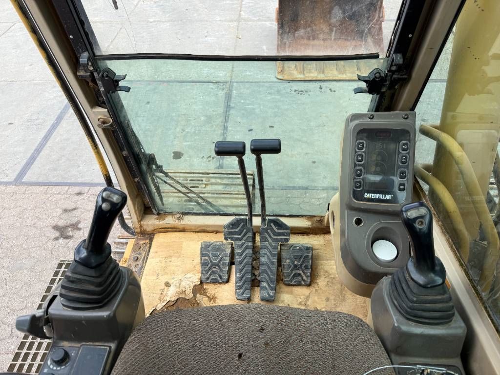 CAT 320BL - German Machine / Hammer Lines