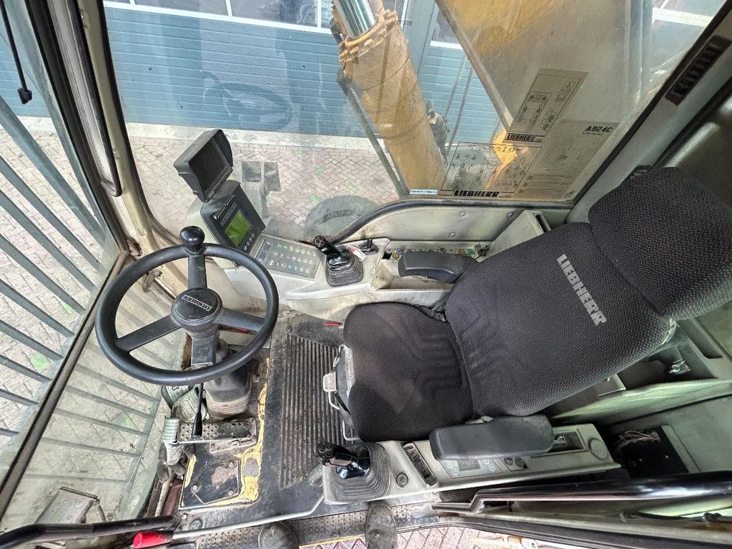 Liebherr A924C