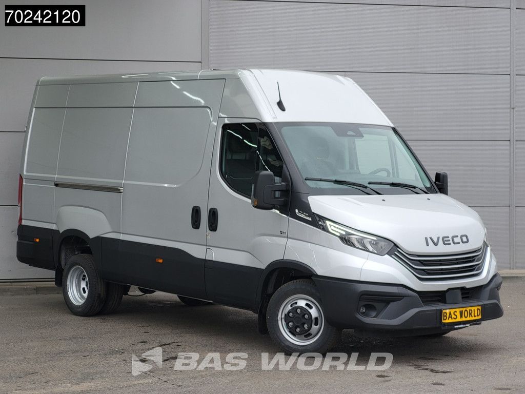 Iveco Daily 35C21 3.0L Automaat 210PK L2H2 Dubbellucht 3,5t Trekgewicht ACC Navi LED Airco Camera Euro6 L2 12m3 A/C