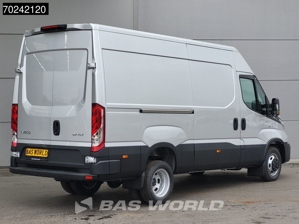 Iveco Daily 35C21 3.0L Automaat 210PK L2H2 Dubbellucht 3,5t Trekgewicht ACC Navi LED Airco Camera Euro6 L2 12m3 A/C