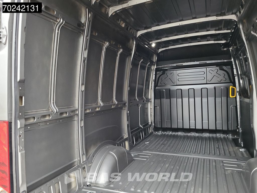 Iveco Daily 35S21 3.0L Automaat L2H2 210PK 2025-Model 3,5t Trekgewicht ACC LED Navi LM-Velgen Camera Euro6 L2 12m3 A/C