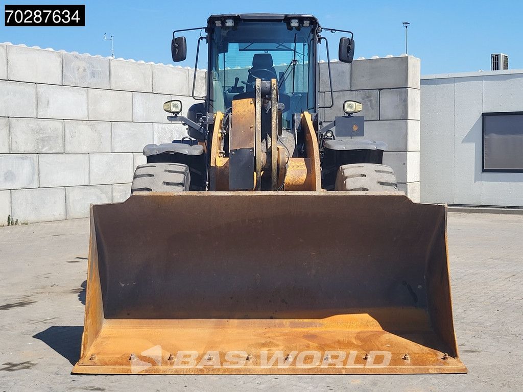 Case 821 G GERMAN MACHINE