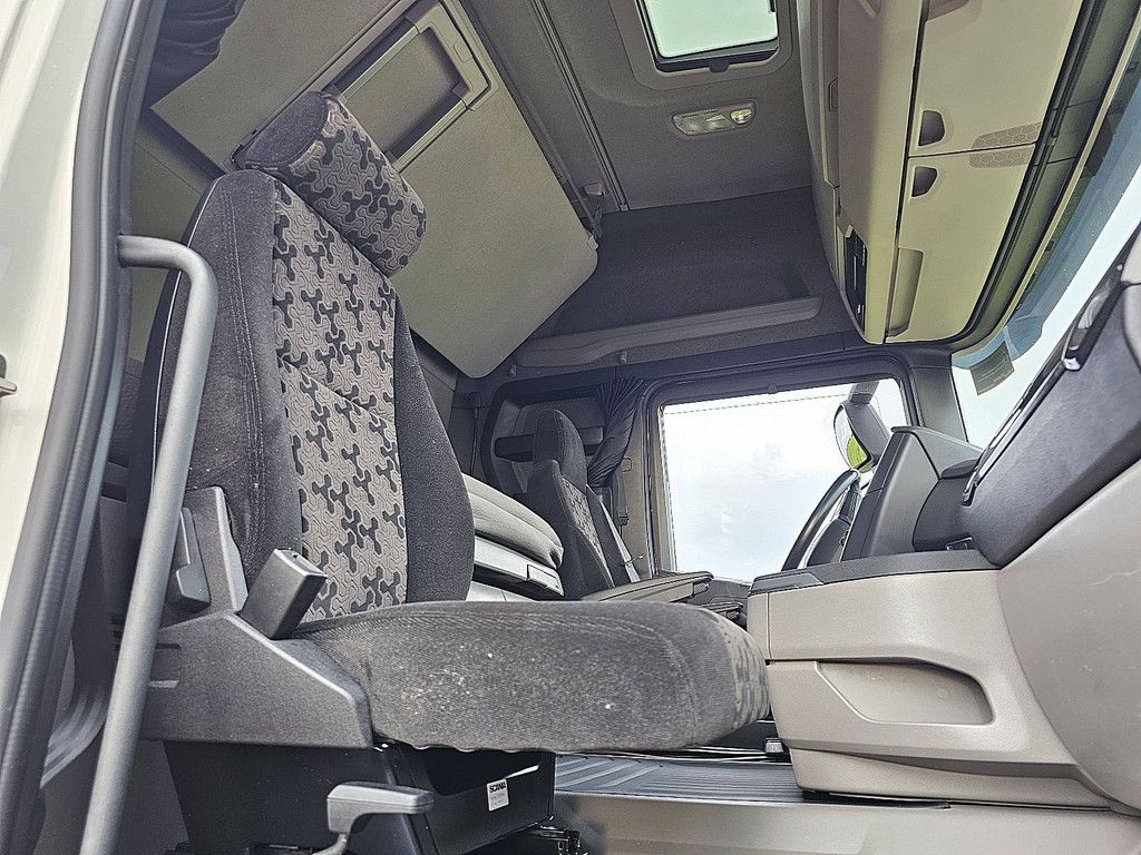SCANIA R450 6x2*4
