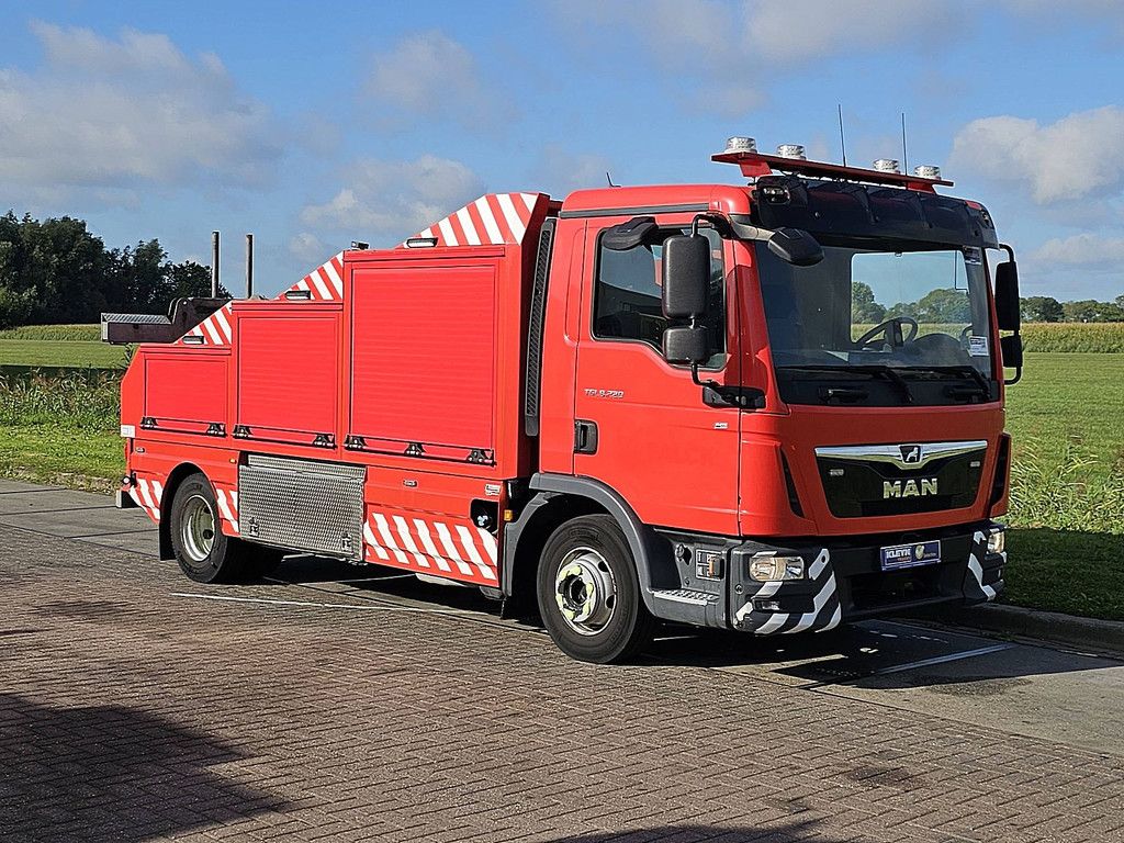 M.A.N. 8.220 TGL bottie lift 8 ton