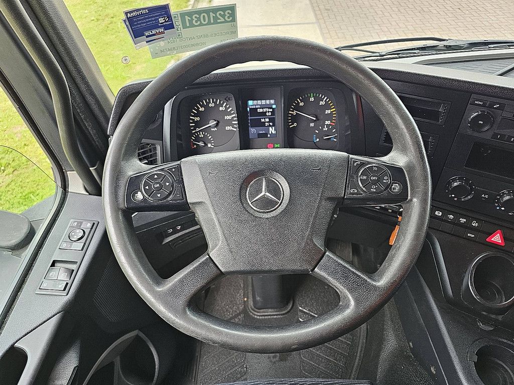 MERCEDES-BENZ ANTOS 1824