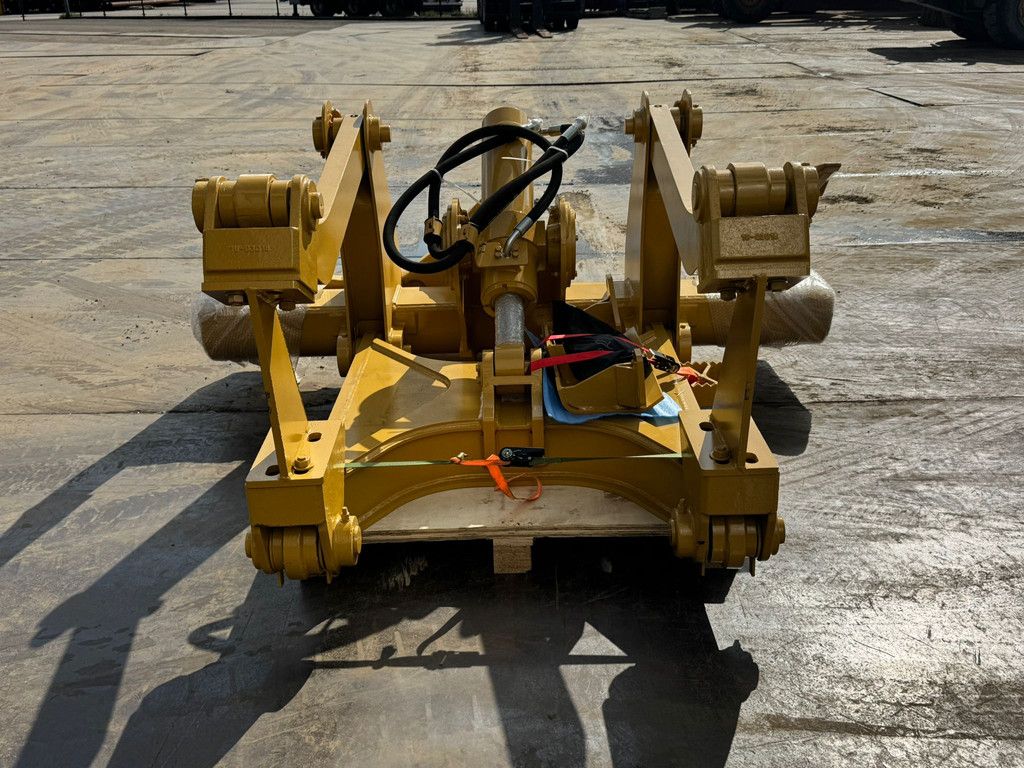 Caterpillar D6 New Gen Ripper with 1 Cylinder