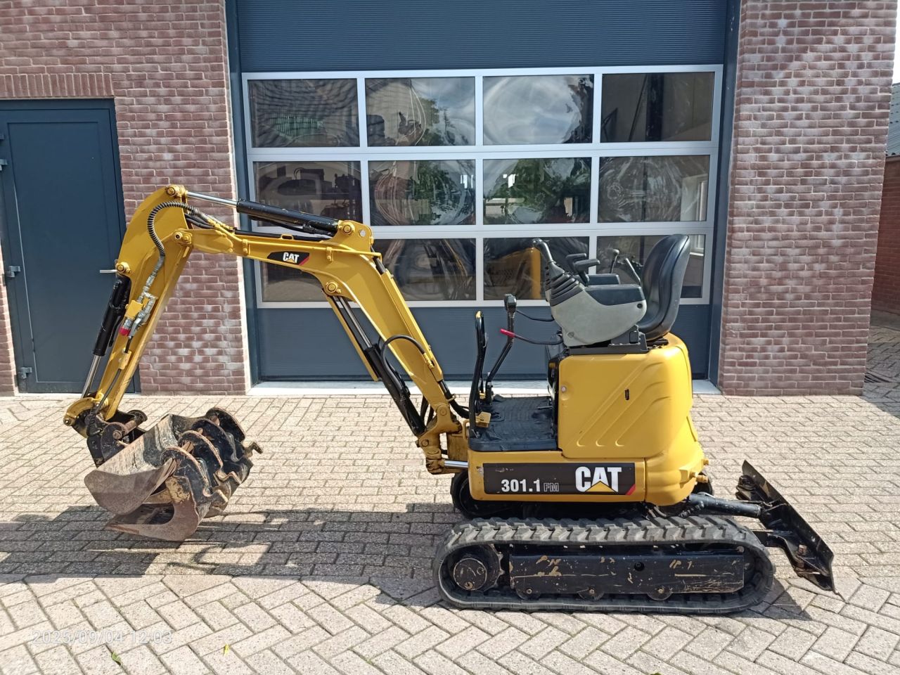 Cat 301.1 FM/ kobelco e9sr minigraver/1 ton