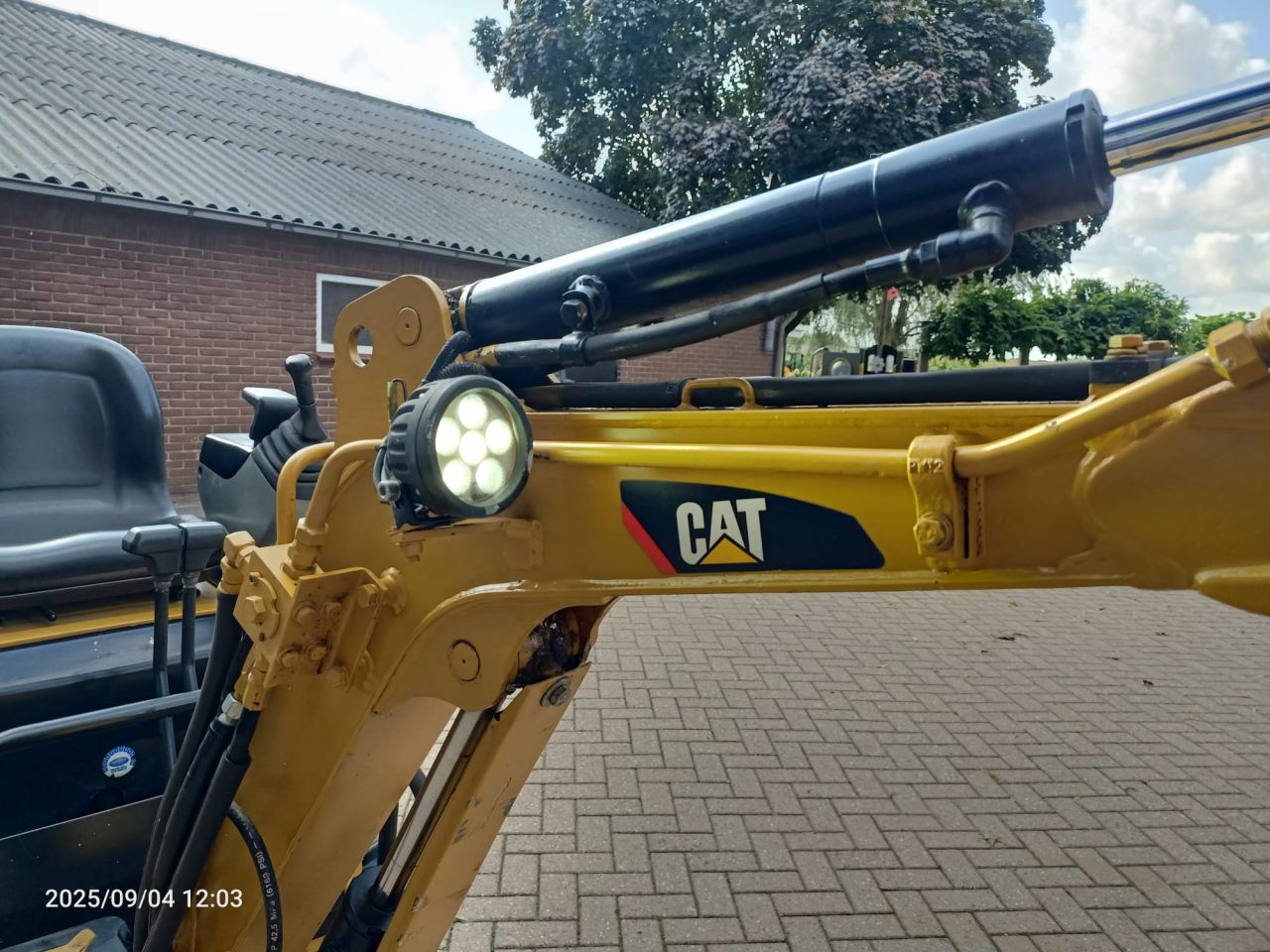 Cat 301.1 FM/ kobelco e9sr minigraver/1 ton