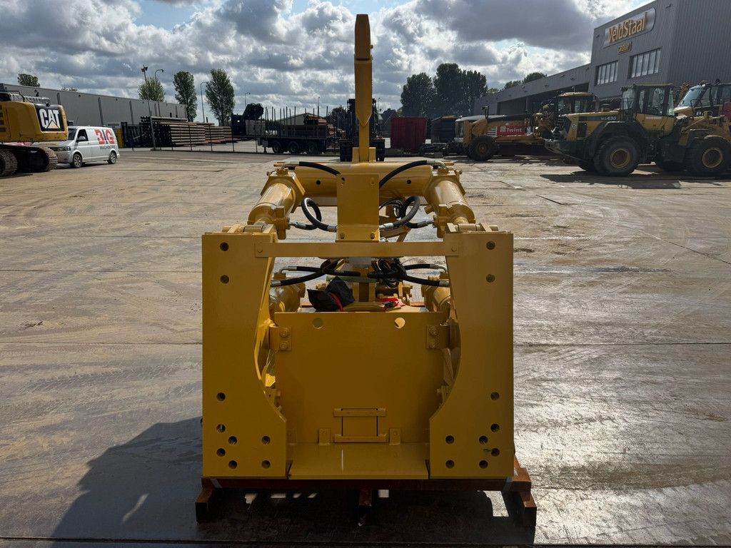 Caterpillar D8T D8R D8N Single Shank Ripper (forged shanks)