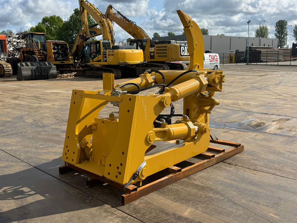 Caterpillar D8T D8R D8N Single Shank Ripper (forged shanks)