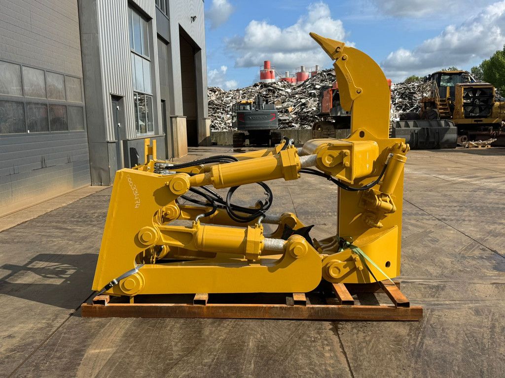 Caterpillar D8T D8R D8N Single Shank Ripper (forged shanks)