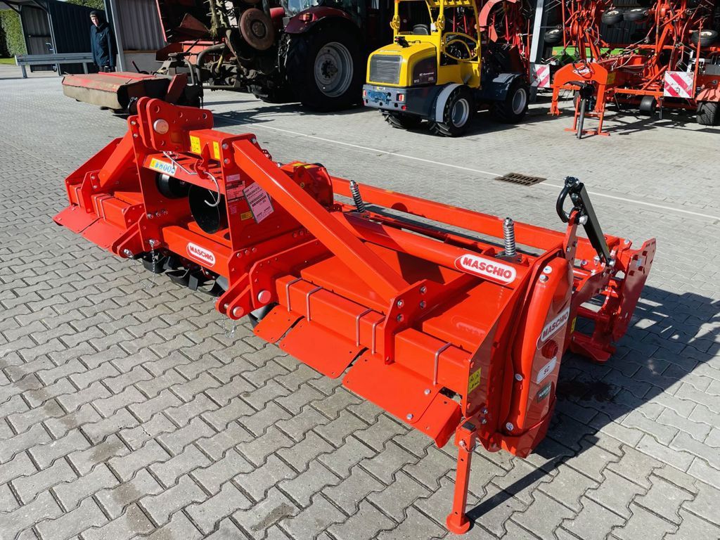 Maschio SC 300 met buizenrol meerpr. pakkerrol!