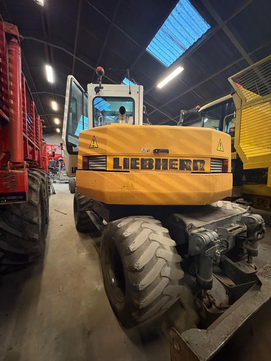 Liebherr A308