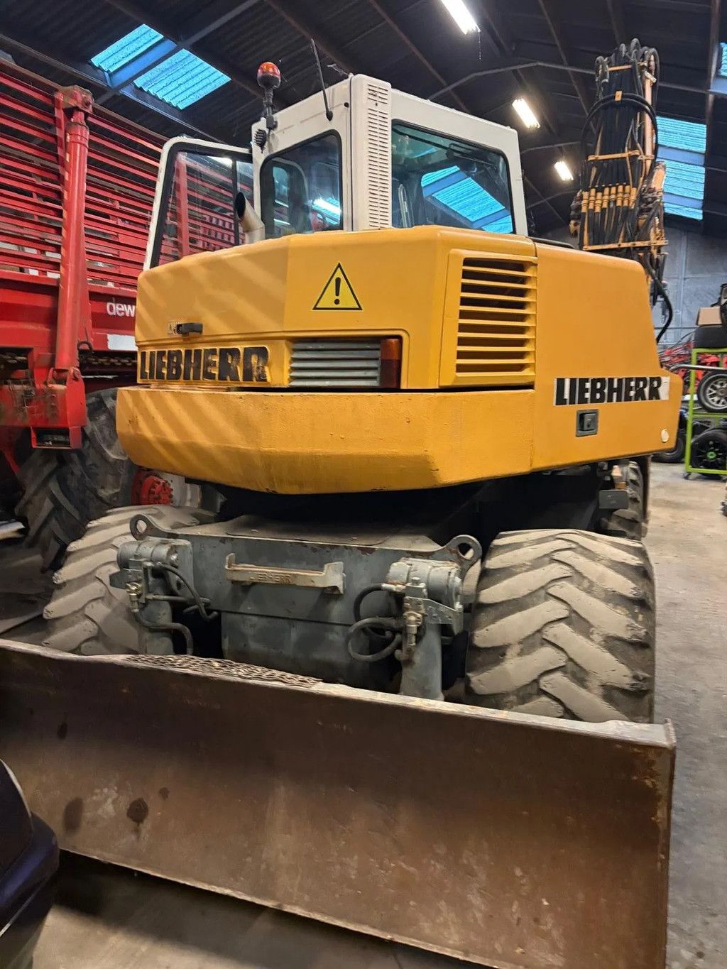 Liebherr A308