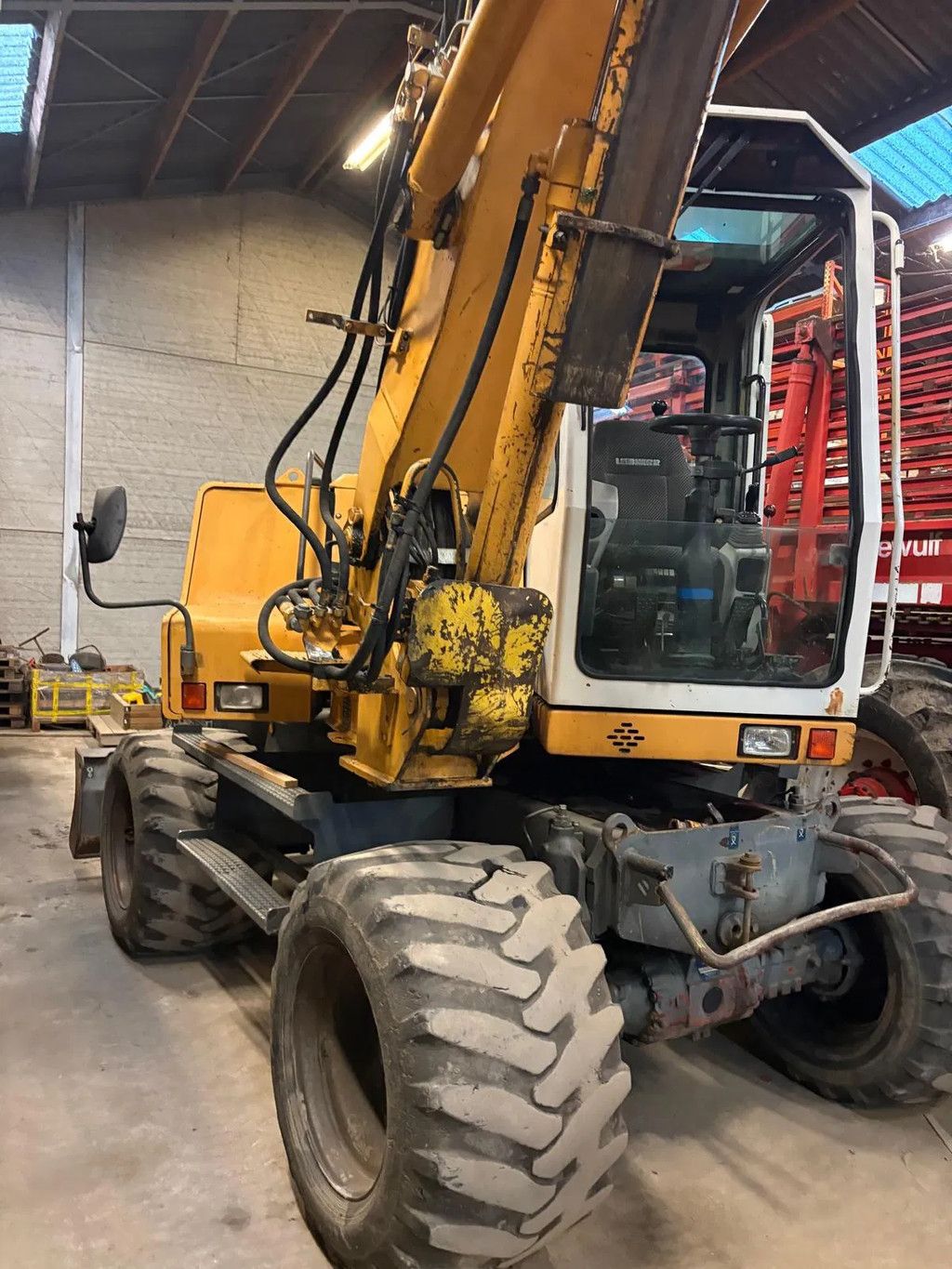 Liebherr A308