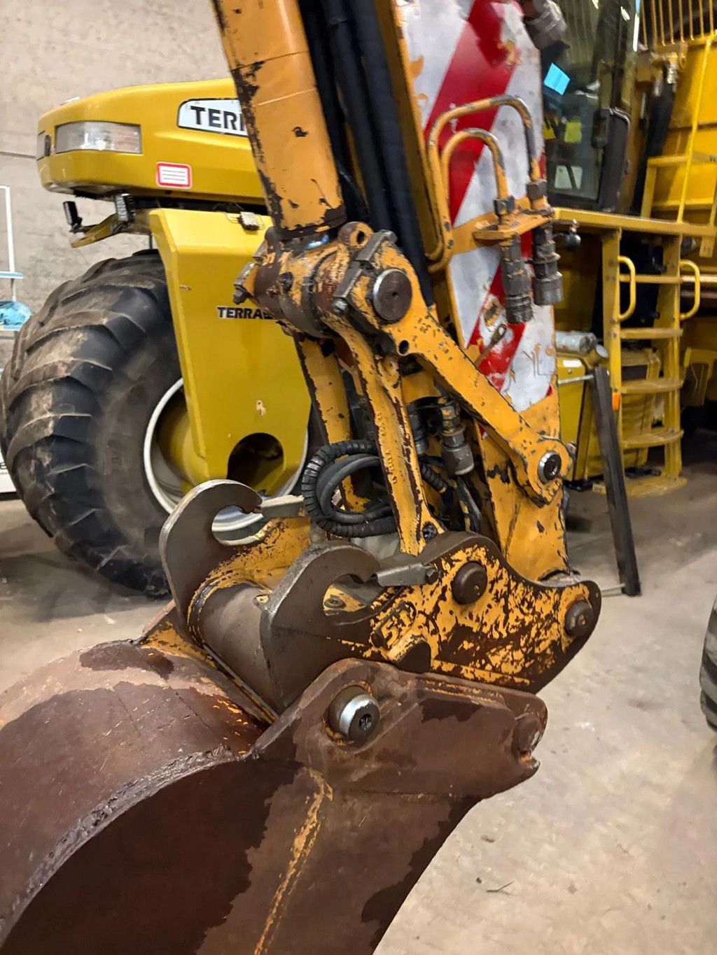 Liebherr A308