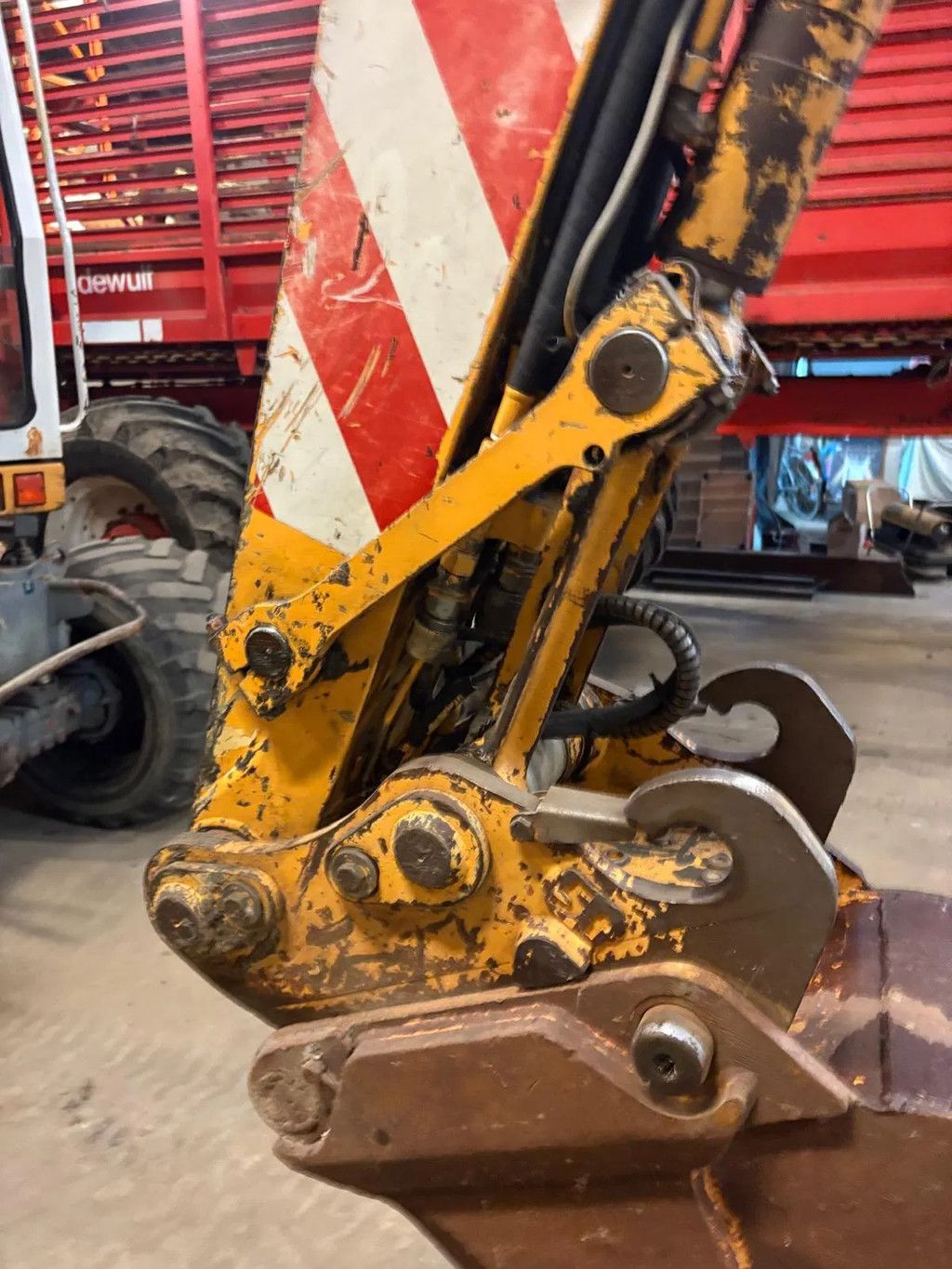 Liebherr A308