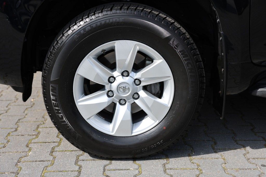 Toyota Landcruiser 150 2.8 D-4D 5DRS CHALLENGER A/T VAN