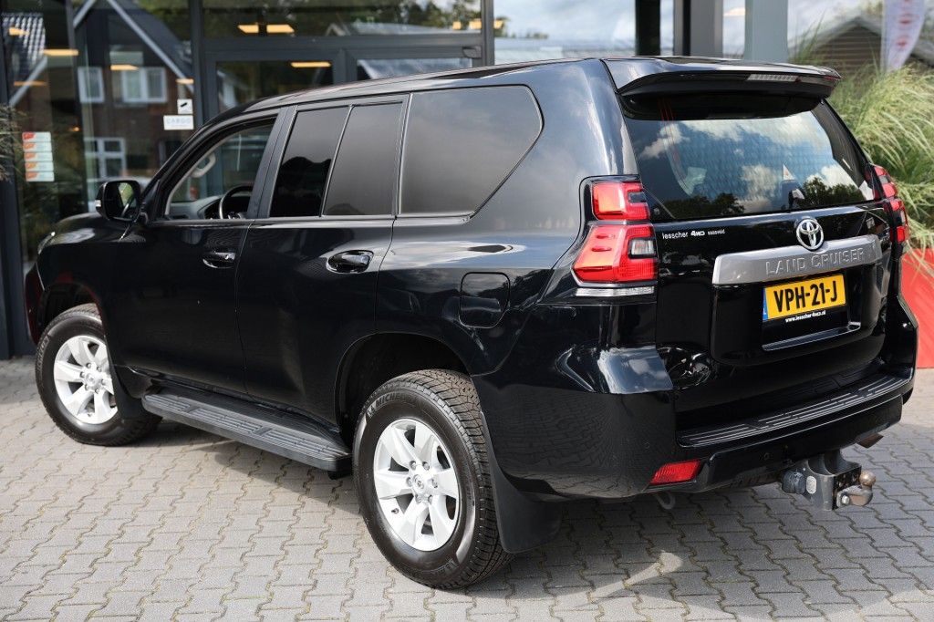 Toyota Landcruiser 150 2.8 D-4D 5DRS CHALLENGER A/T VAN