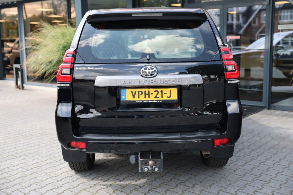 Toyota Landcruiser 150 2.8 D-4D 5DRS CHALLENGER A/T VAN