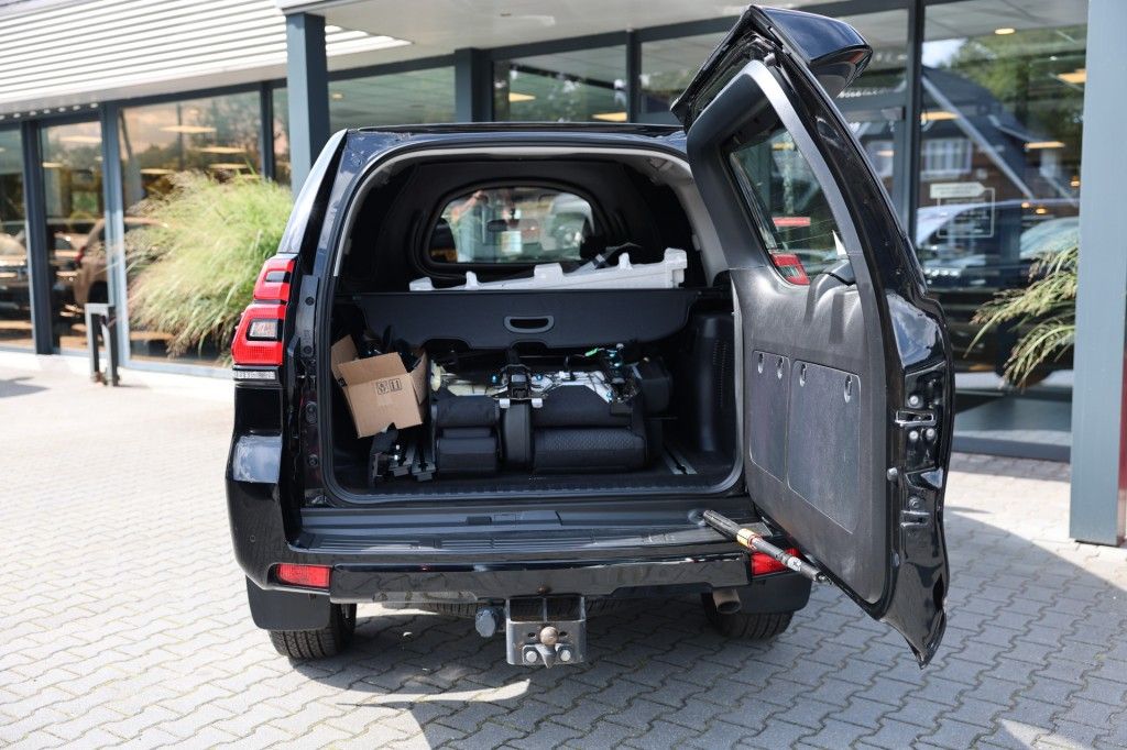 Toyota Landcruiser 150 2.8 D-4D 5DRS CHALLENGER A/T VAN