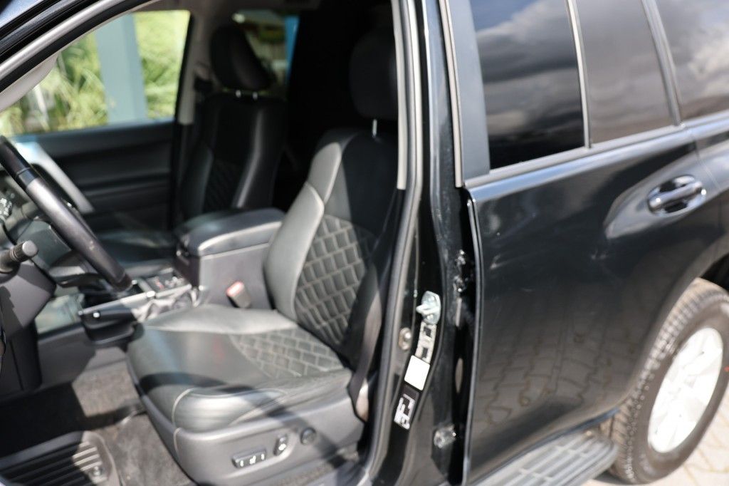 Toyota Landcruiser 150 2.8 D-4D 5DRS CHALLENGER A/T VAN