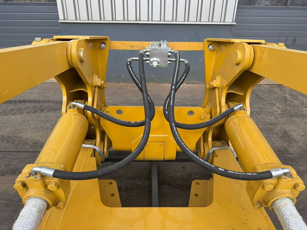 Caterpillar D7R D7H 2 Cylinders Ripper (casting shanks)
