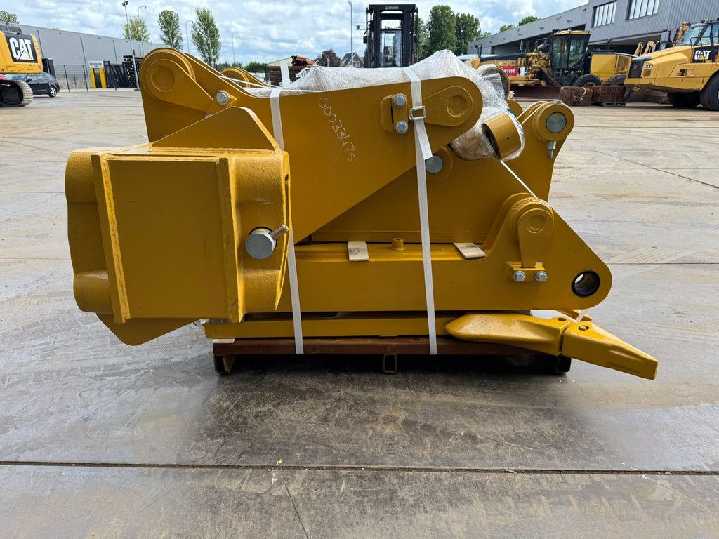 Caterpillar D8T D8R D8N Multishank Ripper (forged shanks)