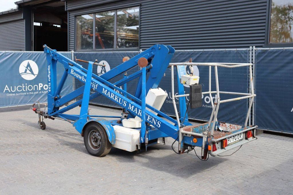Trailer-mounted aerial platform Upright TL33 Electric 12.3m 1996