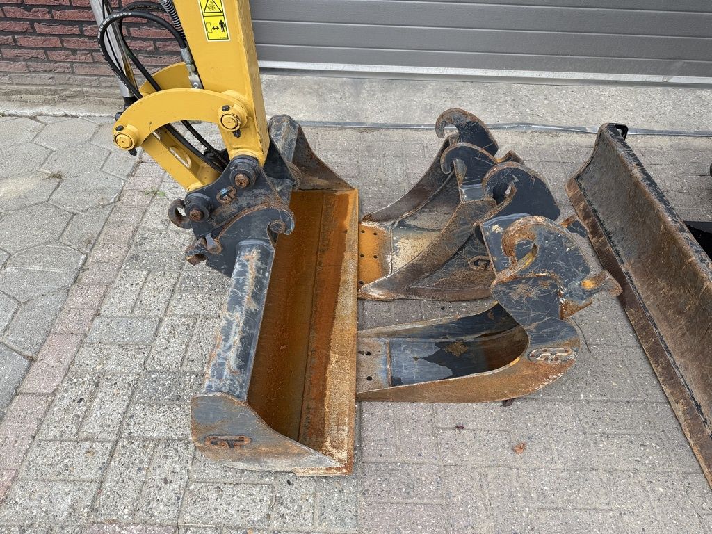 Caterpillar 302.7 minigraver LUXE met airco