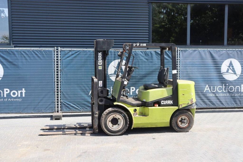 Heftruck Clark CGP25H Diesel 2100kg 4.8m