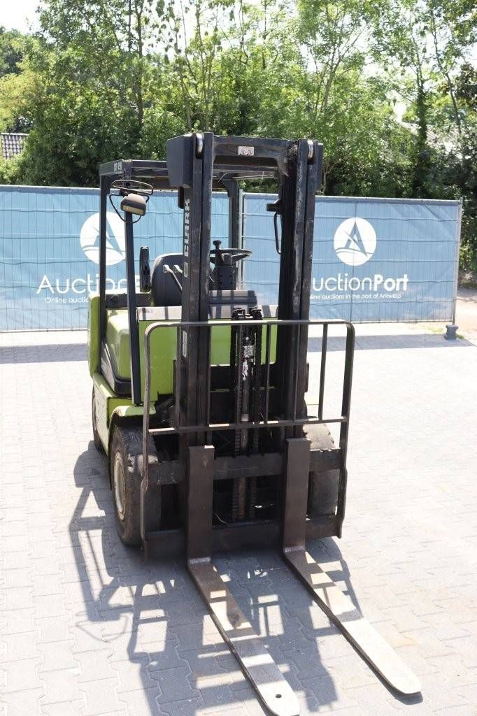 Heftruck Clark CGP25H Diesel 2100kg 4.8m