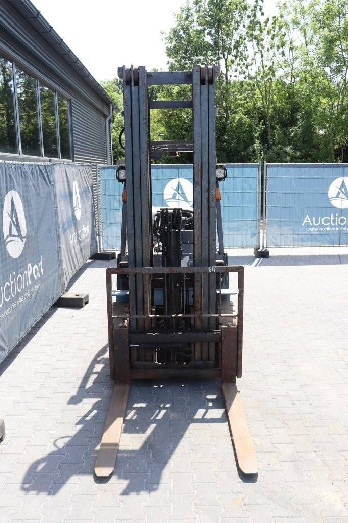 Gabelstapler Nissan CPQD25N Treibgas 2500kg 3,0m 2008