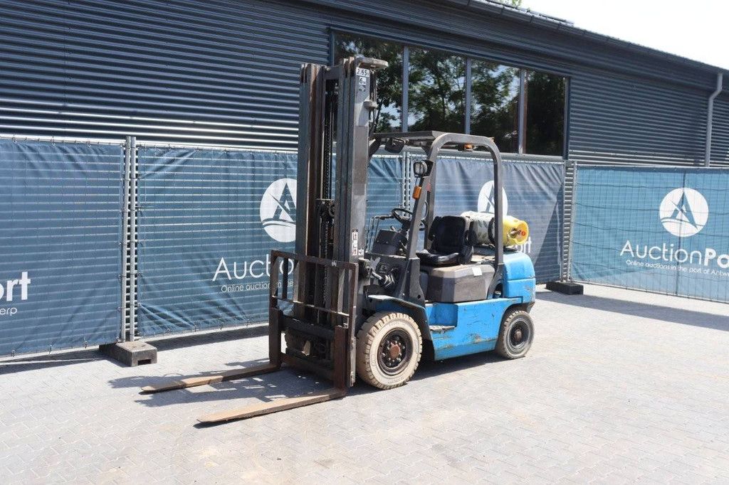 Gabelstapler Nissan CPQD25N Treibgas 2500kg 3,0m 2008