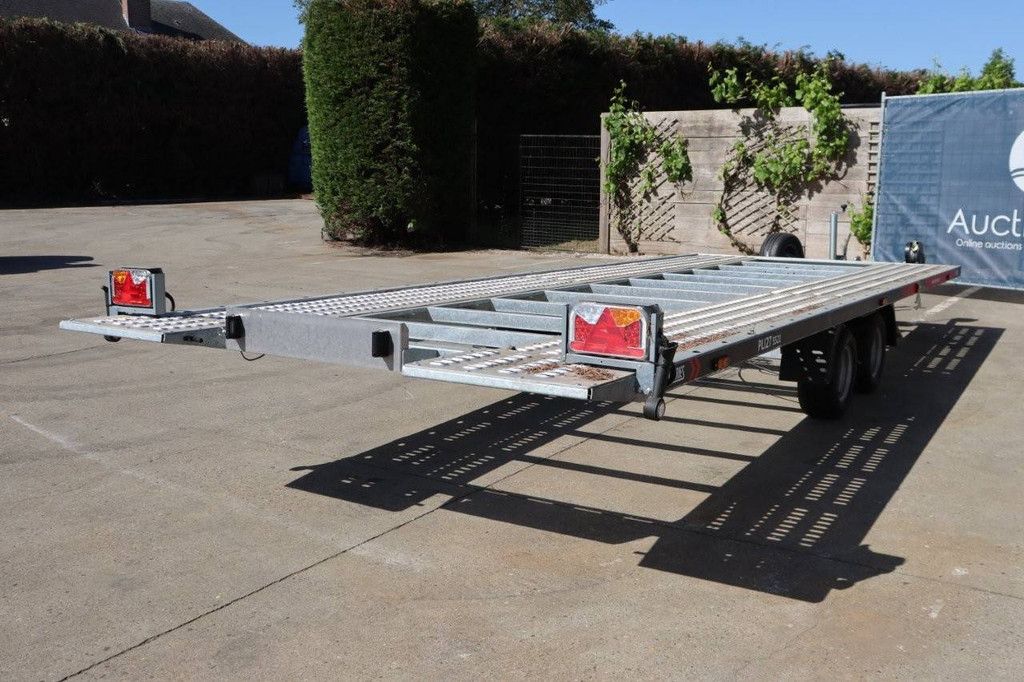 Tilting Car Transporter Lorries 2700RT New