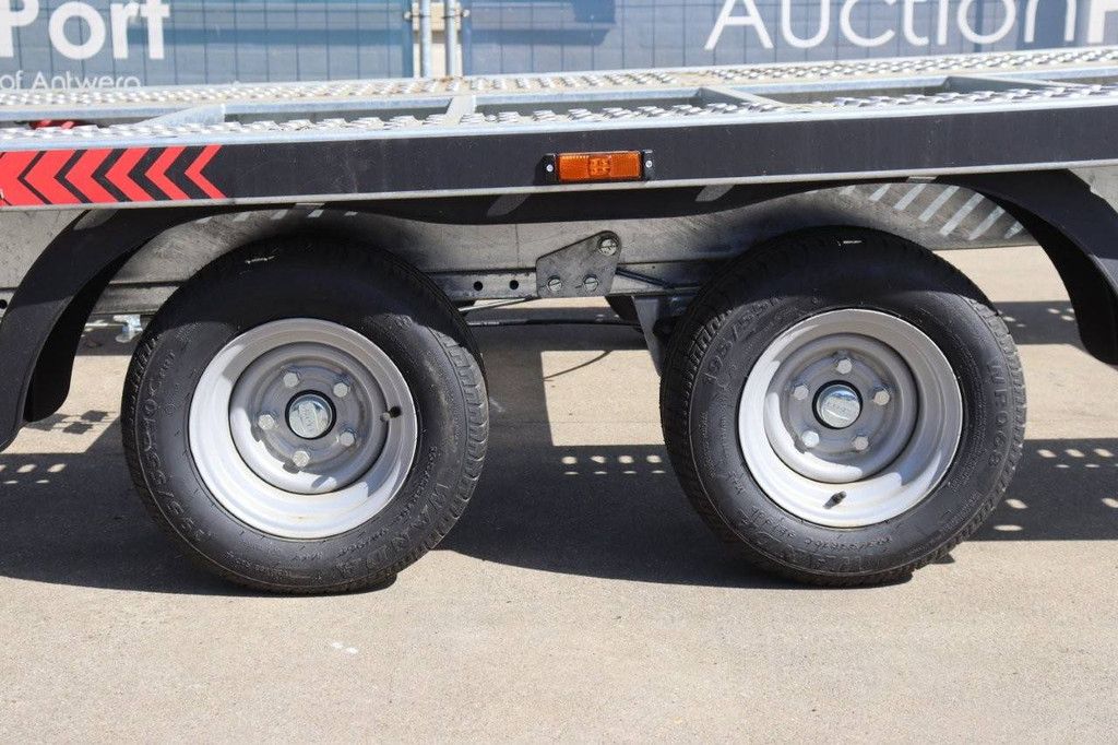 Tilting Car Transporter Lorries 2700RT New