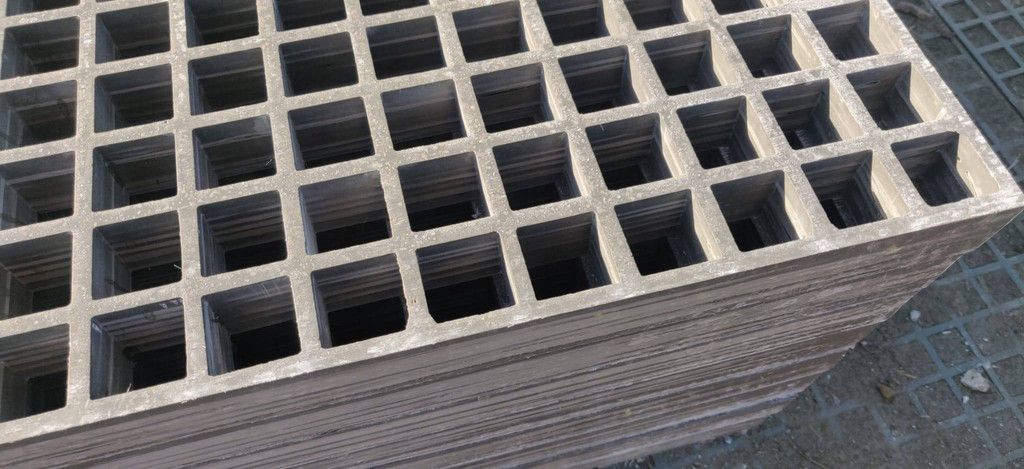 Party Grill Plates Plastic 100x400cm