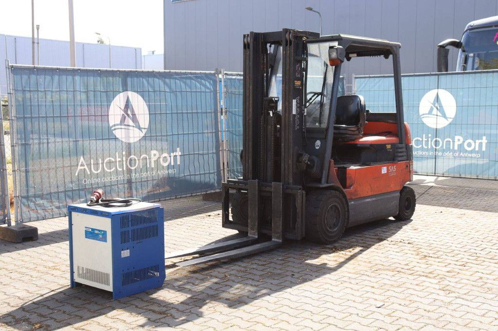 Gabelstapler Toyota 7FBMF30 Elektro 3000kg 4,7m 2008