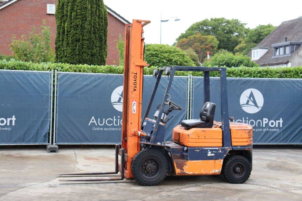 Forklift Toyota 02-5FD25 Diesel 2500kg