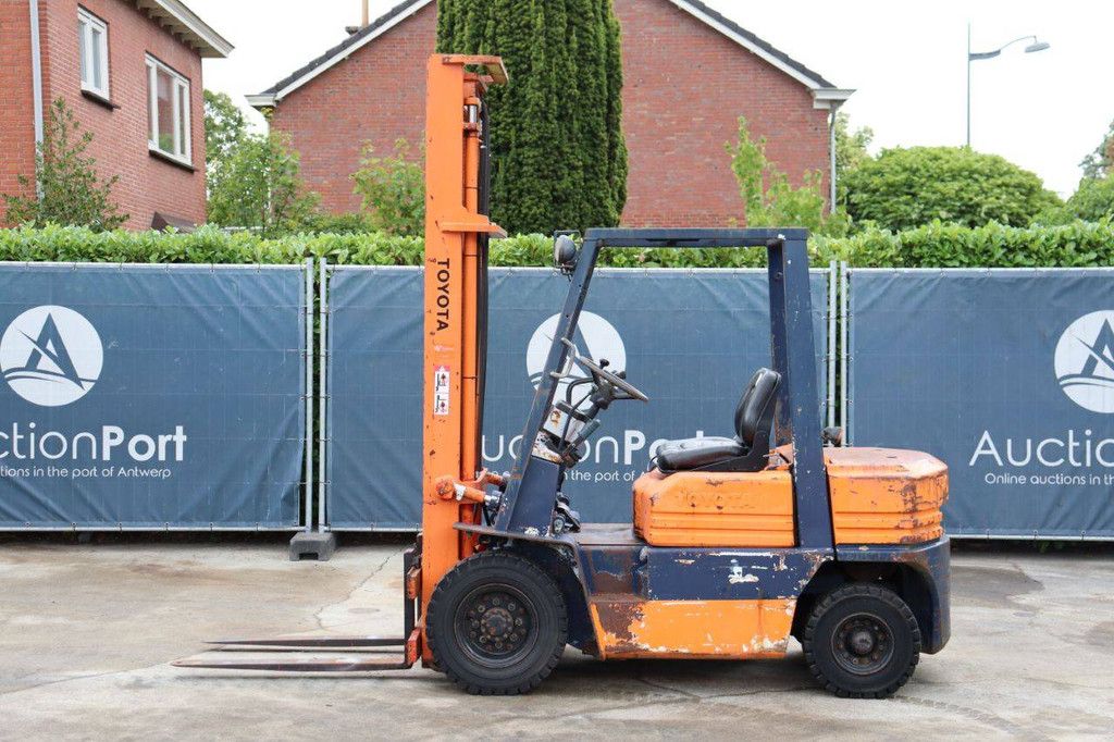 Forklift Toyota 02-5FD25 Diesel 2500kg