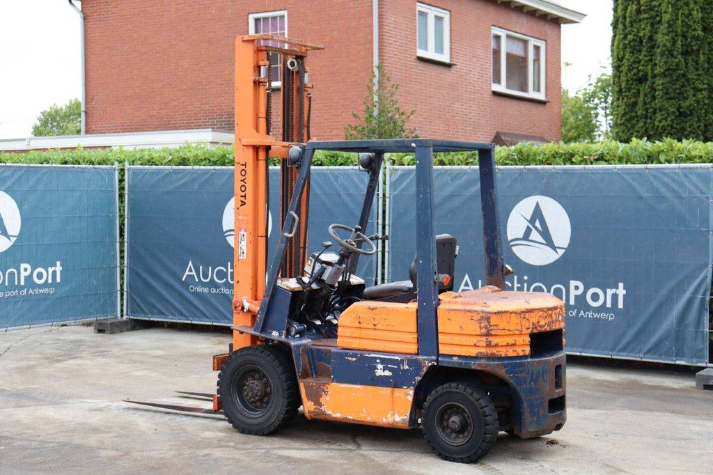 Forklift Toyota 02-5FD25 Diesel 2500kg