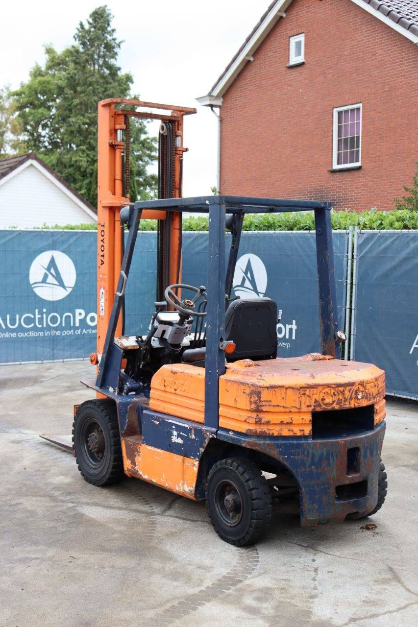 Forklift Toyota 02-5FD25 Diesel 2500kg