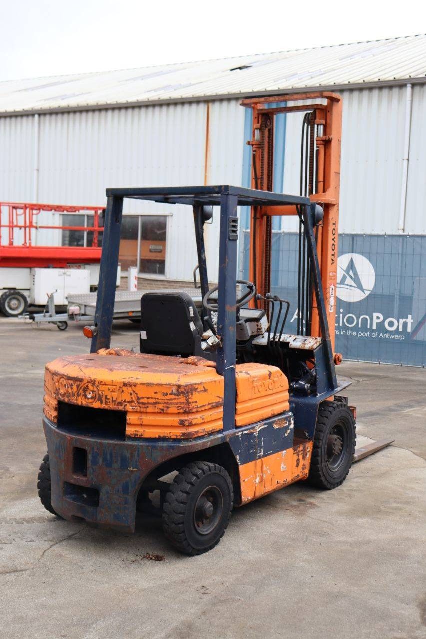 Forklift Toyota 02-5FD25 Diesel 2500kg