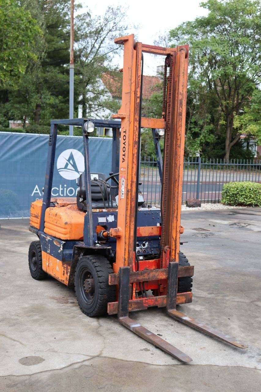 Forklift Toyota 02-5FD25 Diesel 2500kg