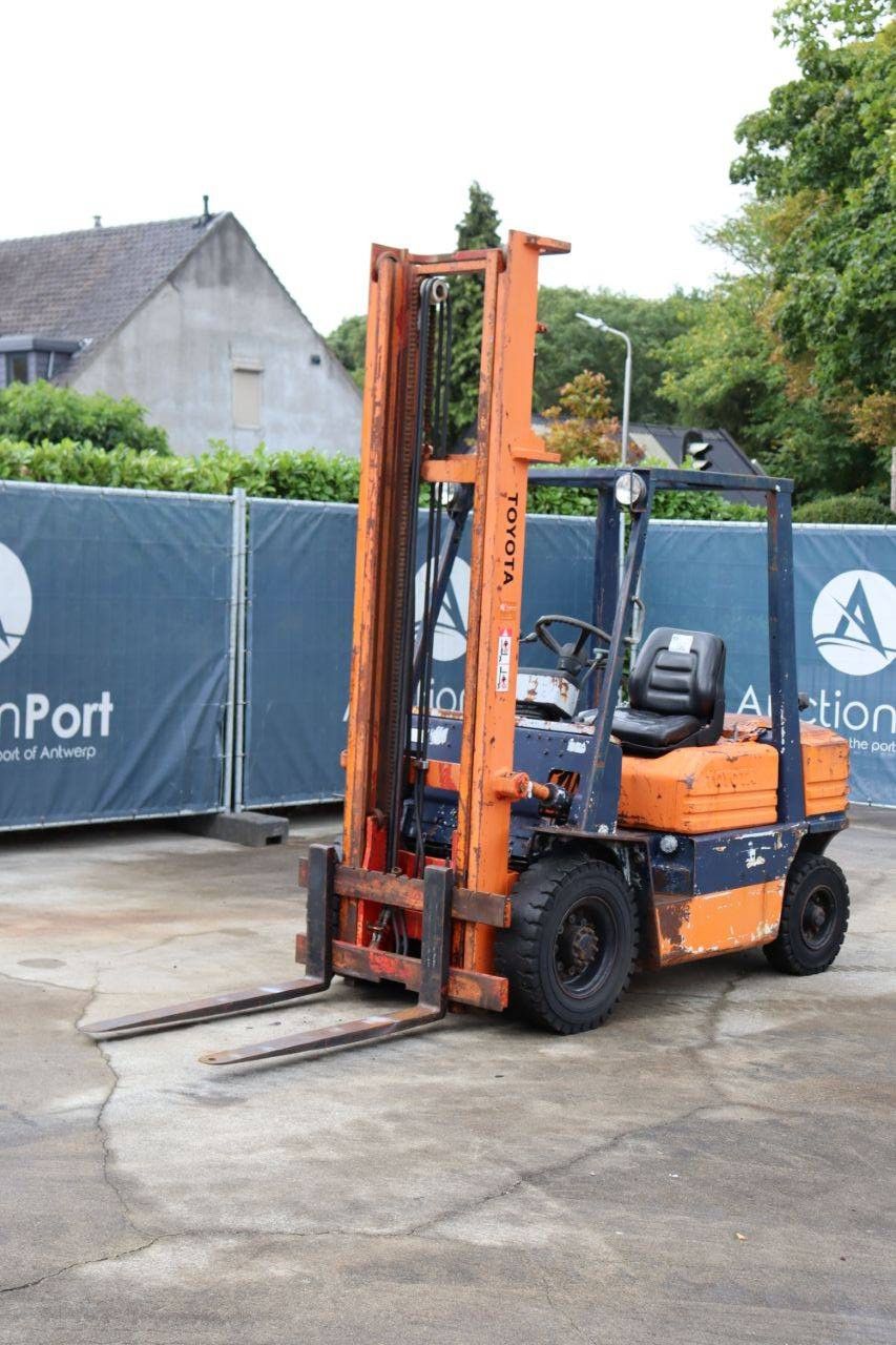 Forklift Toyota 02-5FD25 Diesel 2500kg