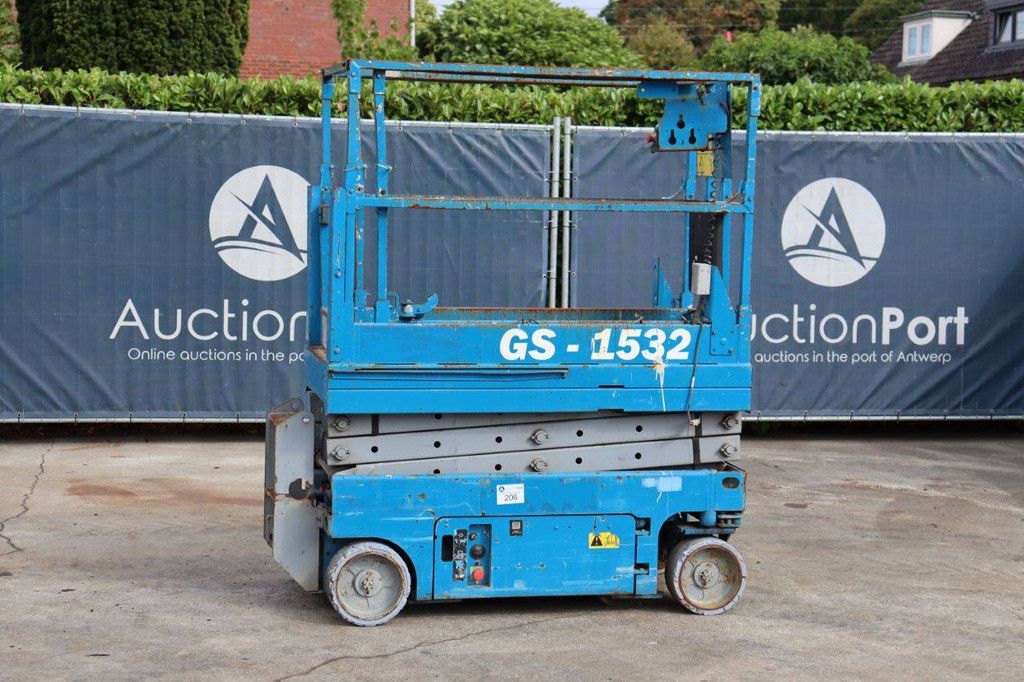 Scissor lift Genie GS-1532 Electric 6.6m 2007