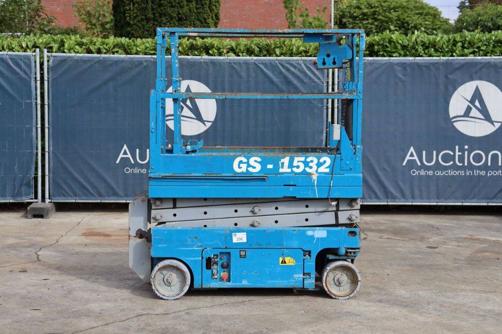 Scissor lift Genie GS-1532 Electric 6.6m 2007