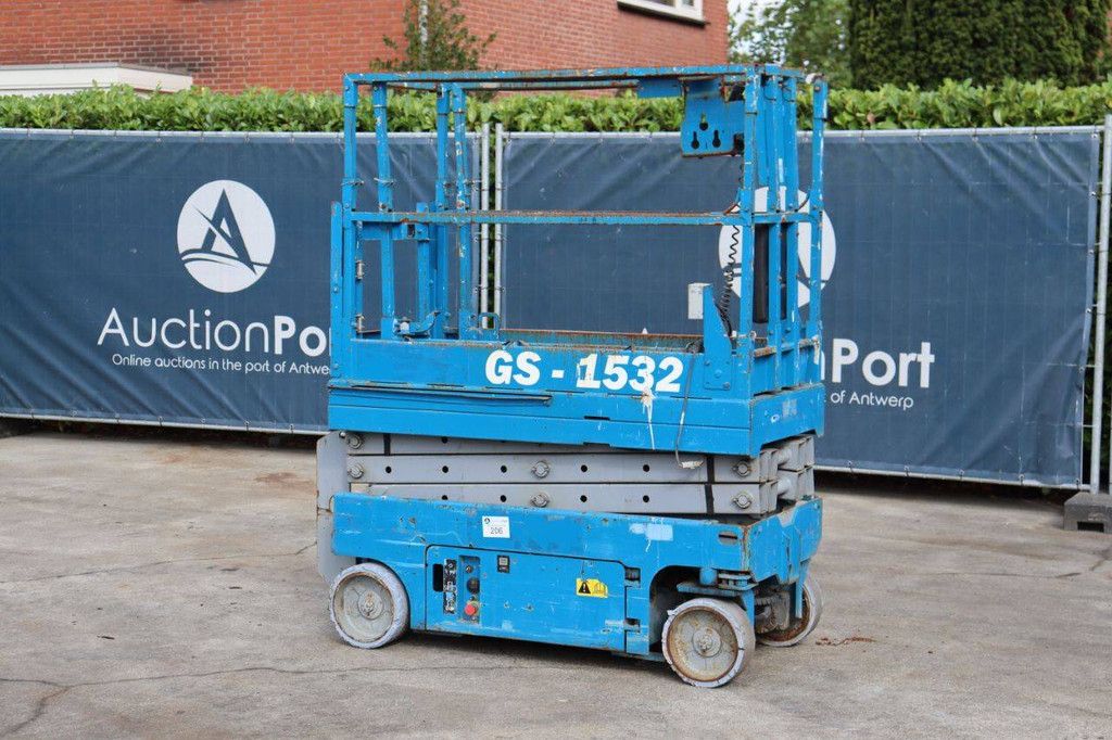 Scissor lift Genie GS-1532 Electric 6.6m 2007